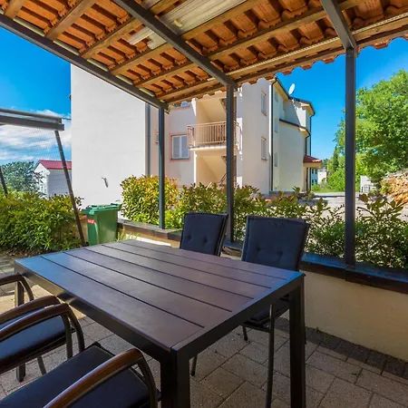 Pupic Apartment *